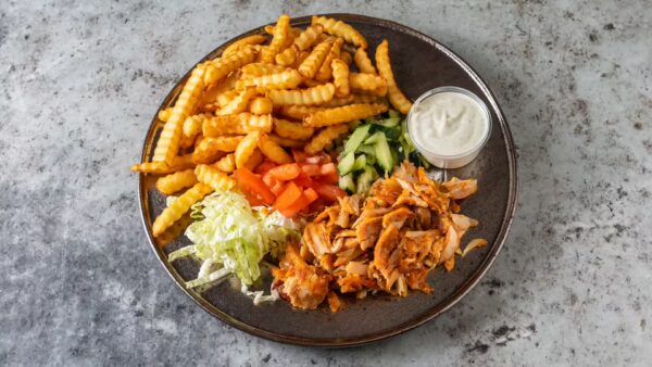 Kebabas lėkštėje